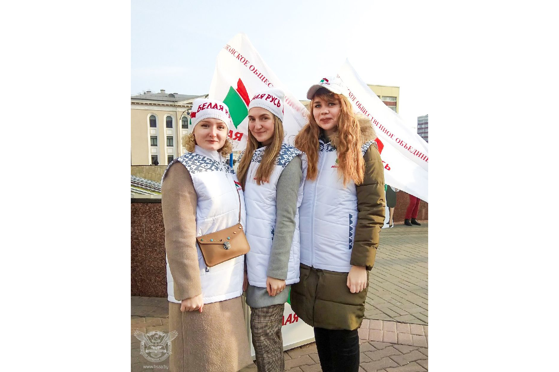 Возле универмага «Беларусь» состоялась акция «Голосуй, Заводской!»