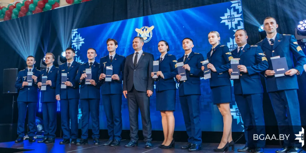 Состоялся первый в истории Беларуси выпуск пилотов гражданской авиации